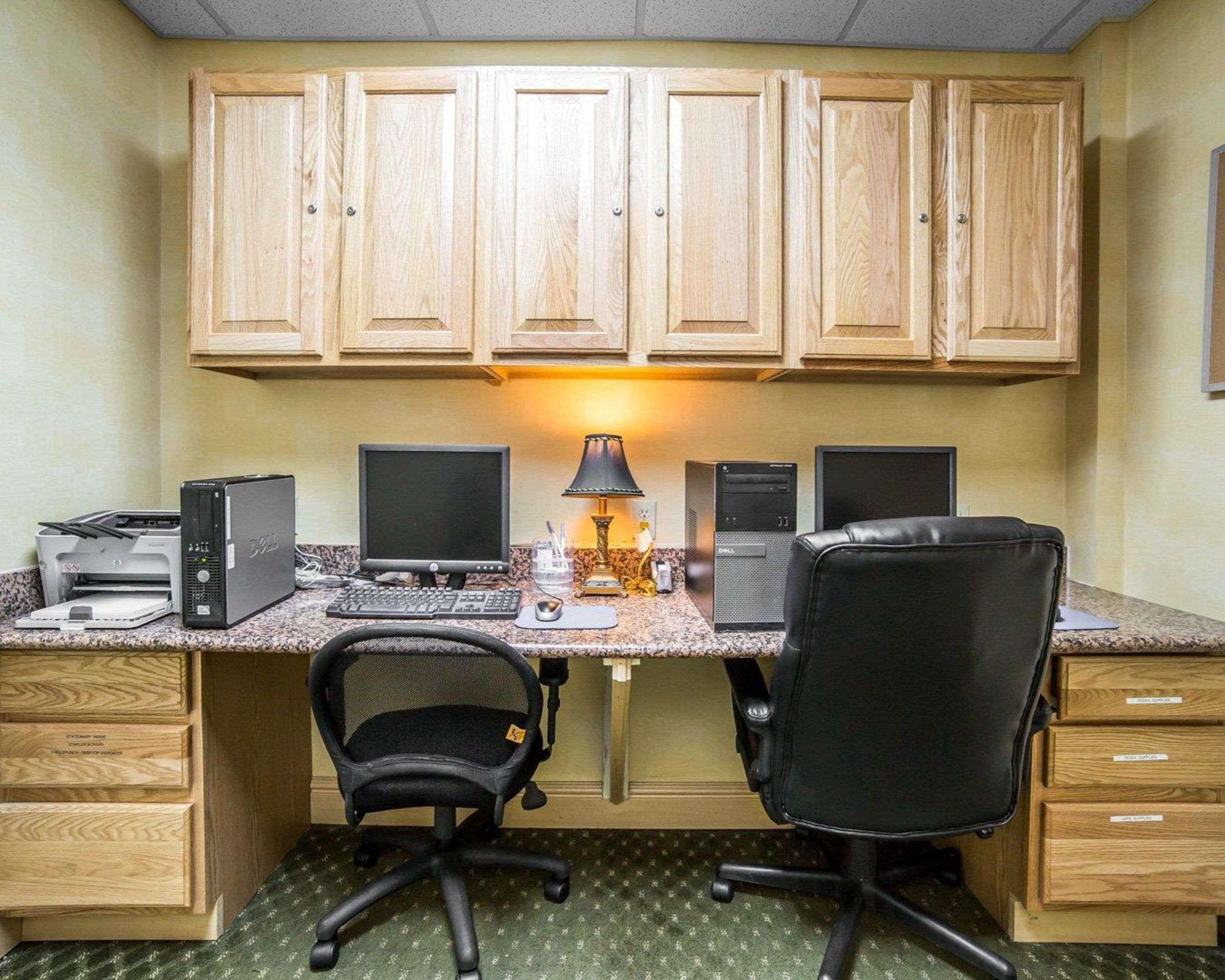 Comfort Inn & Suites Роулинс Экстерьер фото