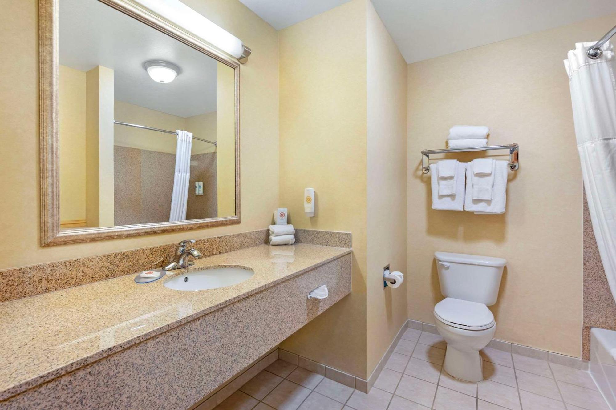 Comfort Inn & Suites Роулинс Экстерьер фото
