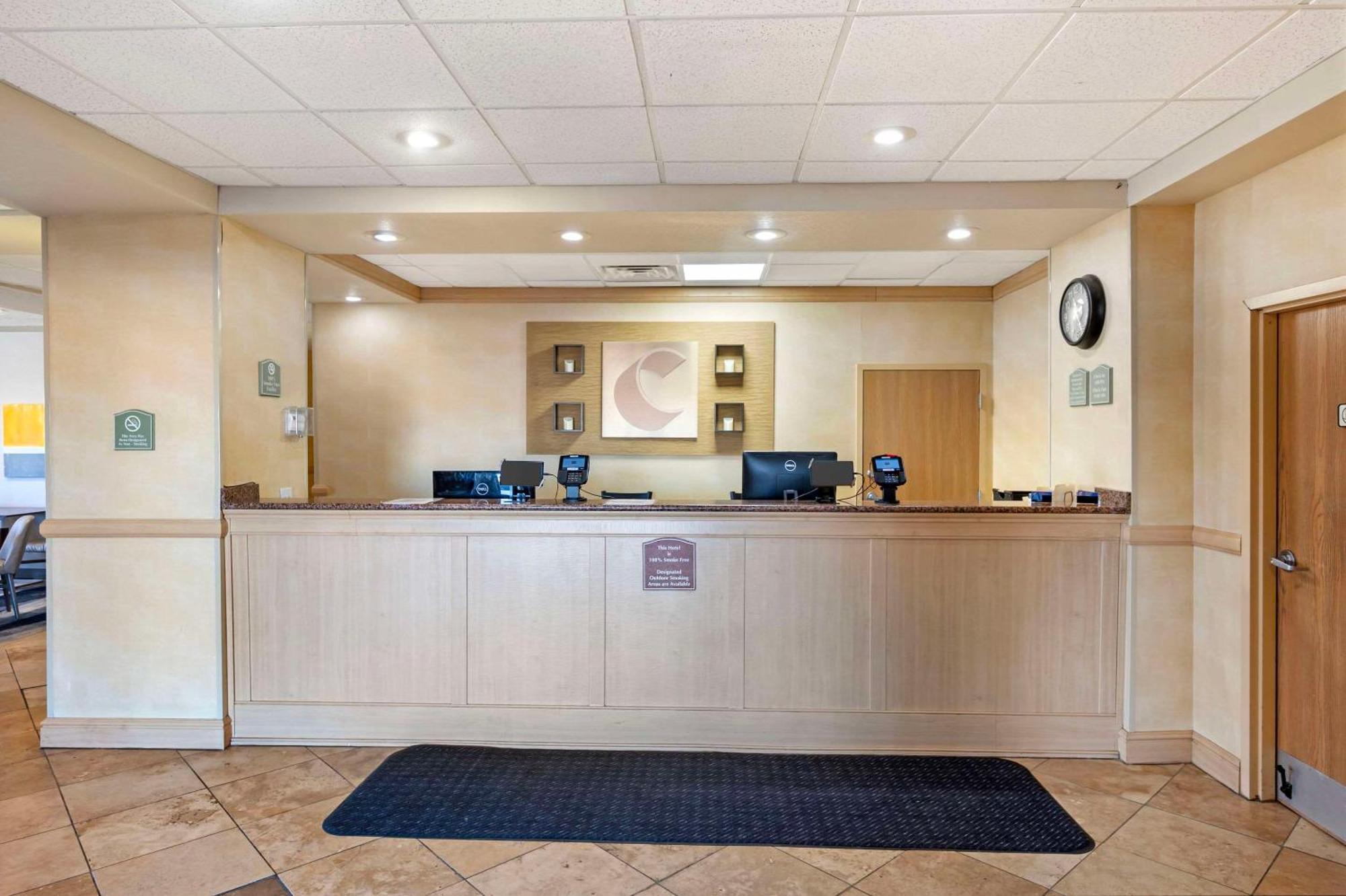 Comfort Inn & Suites Роулинс Экстерьер фото