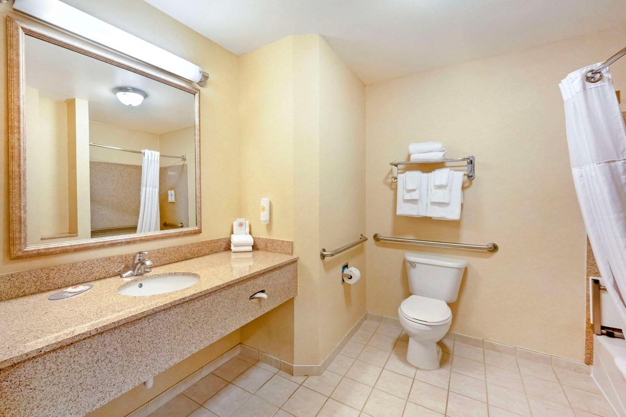 Comfort Inn & Suites Роулинс Экстерьер фото