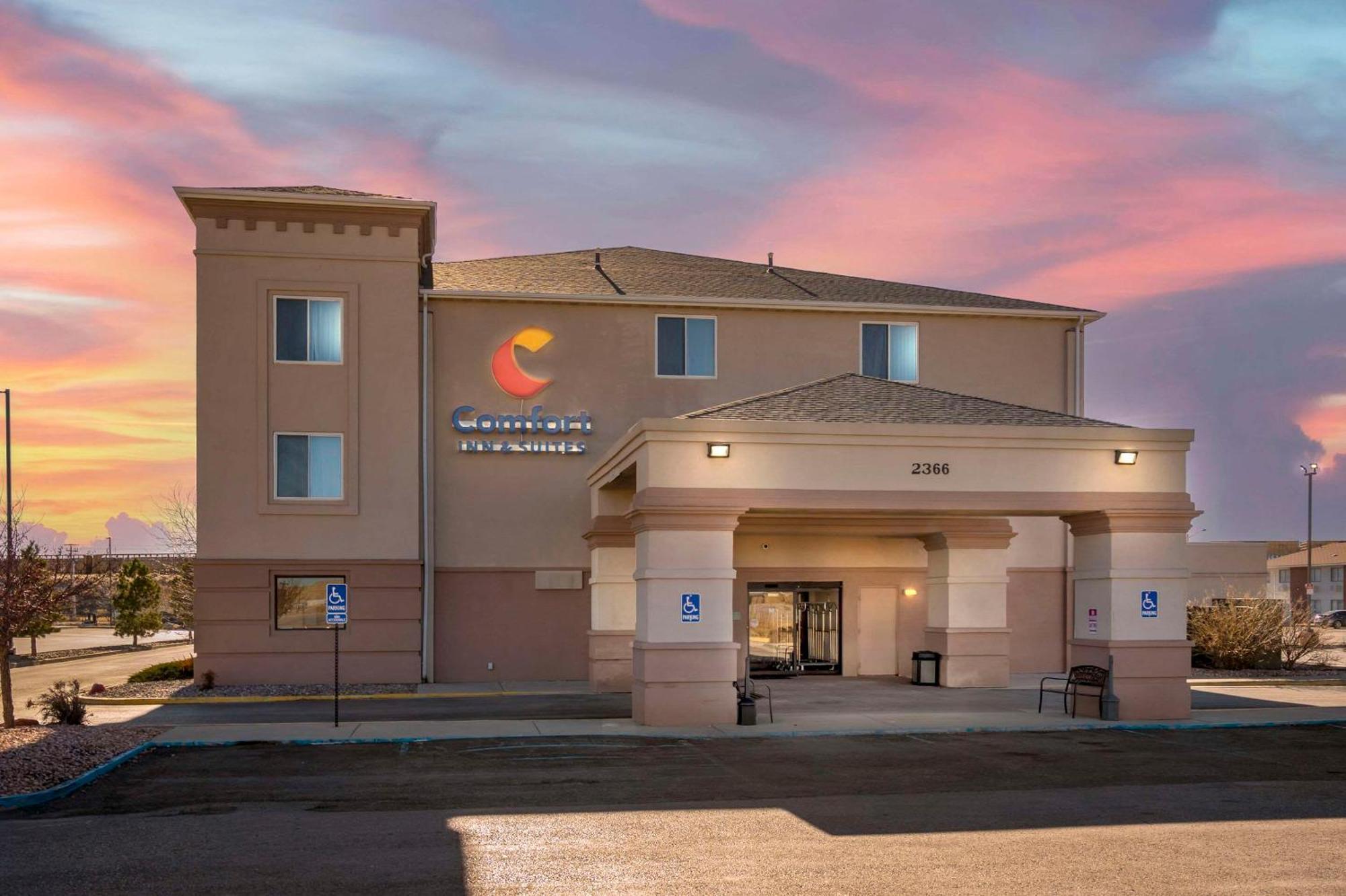 Comfort Inn & Suites Роулинс Экстерьер фото