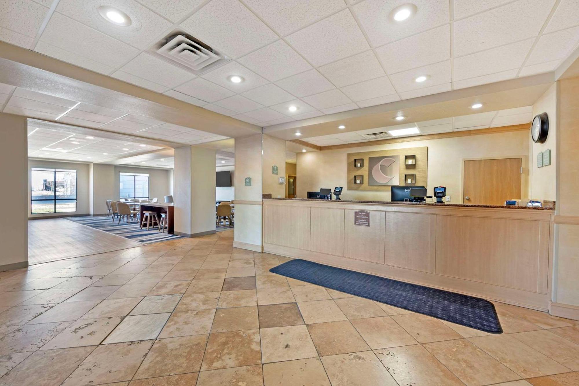 Comfort Inn & Suites Роулинс Экстерьер фото