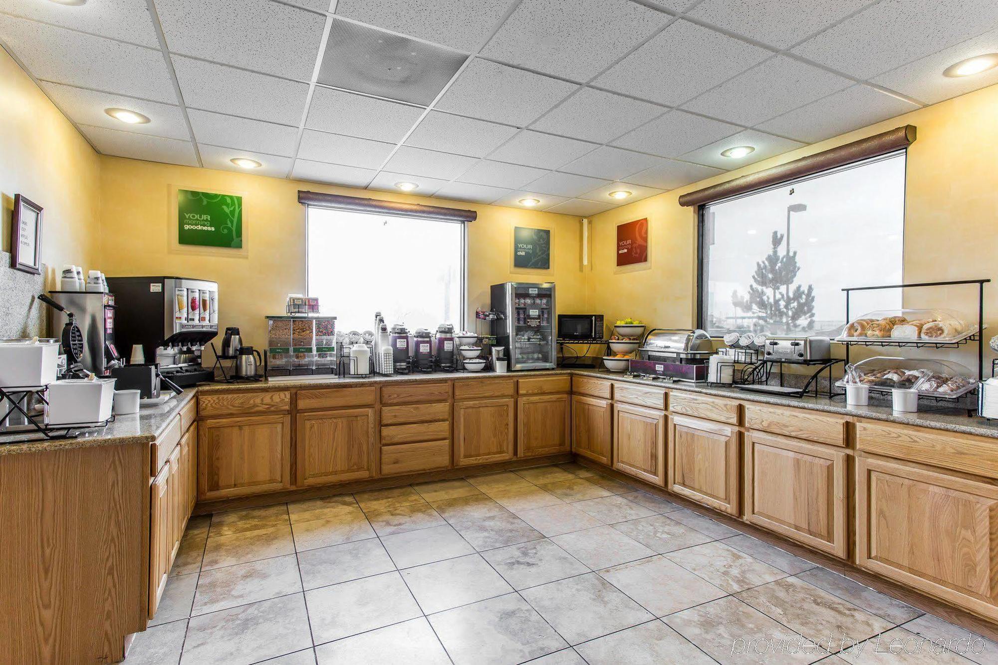 Comfort Inn & Suites Роулинс Экстерьер фото