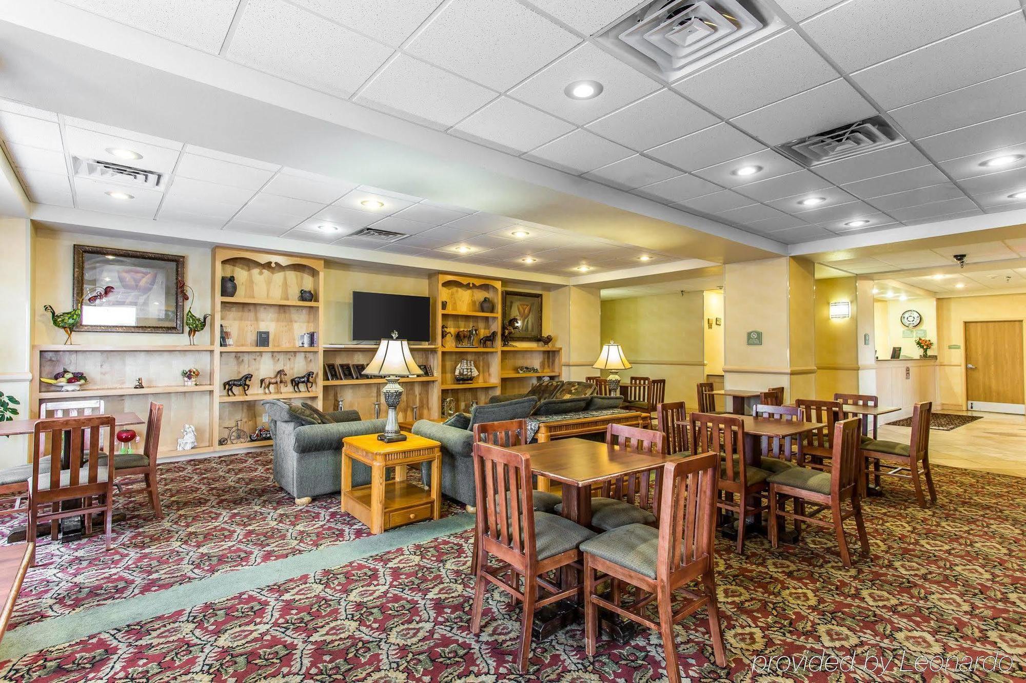 Comfort Inn & Suites Роулинс Экстерьер фото