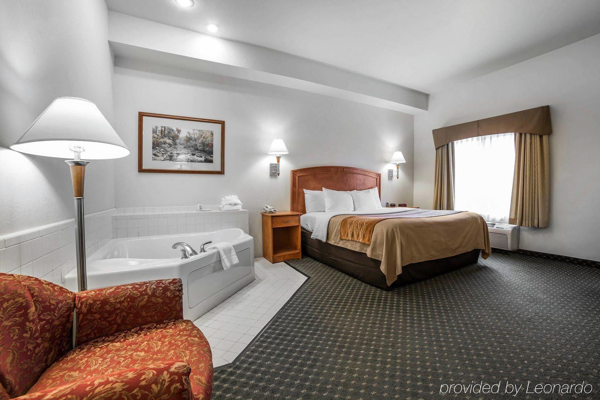 Comfort Inn & Suites Роулинс Экстерьер фото
