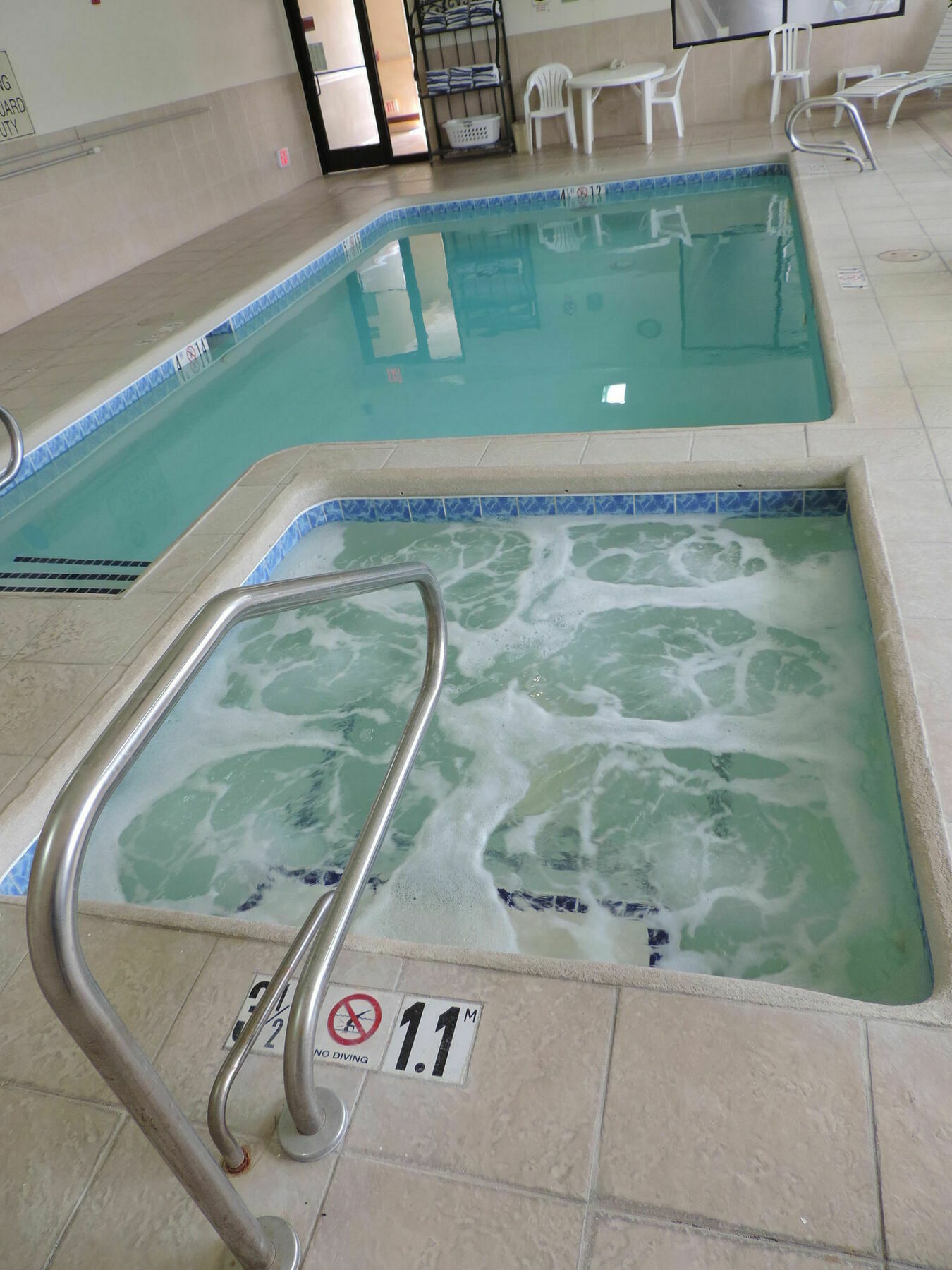 Comfort Inn & Suites Роулинс Экстерьер фото